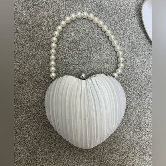 ASOS Heart Bag - Picture 3 of 3